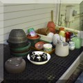 L05. Pots and planters. 